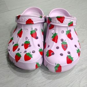 Crocs Strawberry Printed Size 7